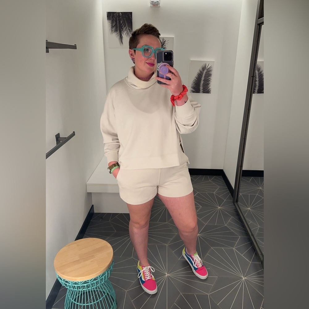 Lululemon  Softstreme Turtleneck Pullover